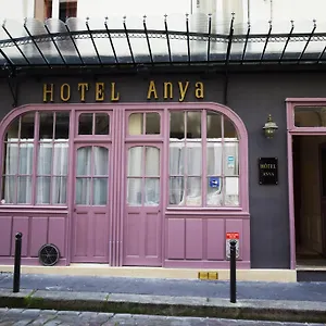 Anya 2*, Paris France